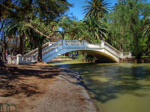 Парк Независимости (исп. Parque de la Independencia)